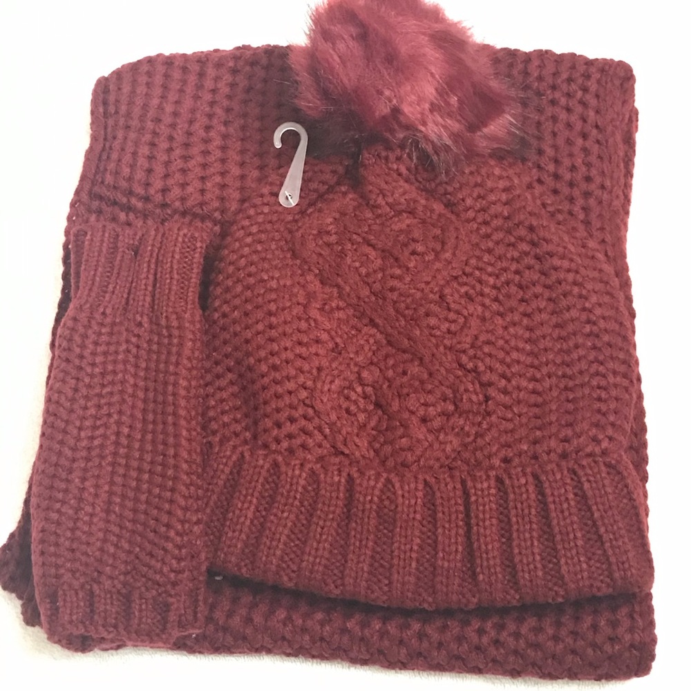 Hat scarf and gloves set 🔅SOLD🔅